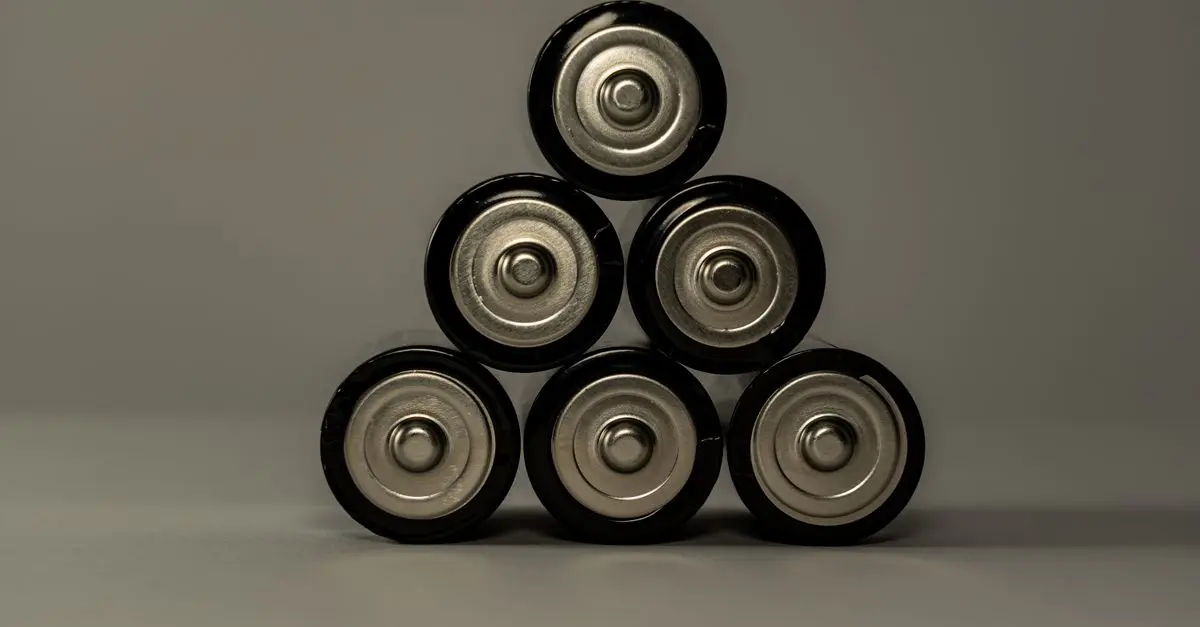 Comment la Technologie des Batteries Solides Va Révolutionner l'Énergie